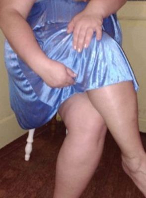 Зрелая негритянка Лили, работает 24 7